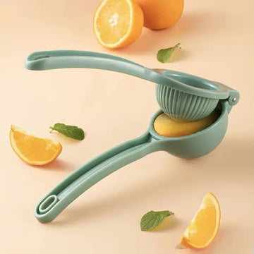 Easy-Squeeze Manual Citrus Juicer - Durable Plastic Lemon Squeezer